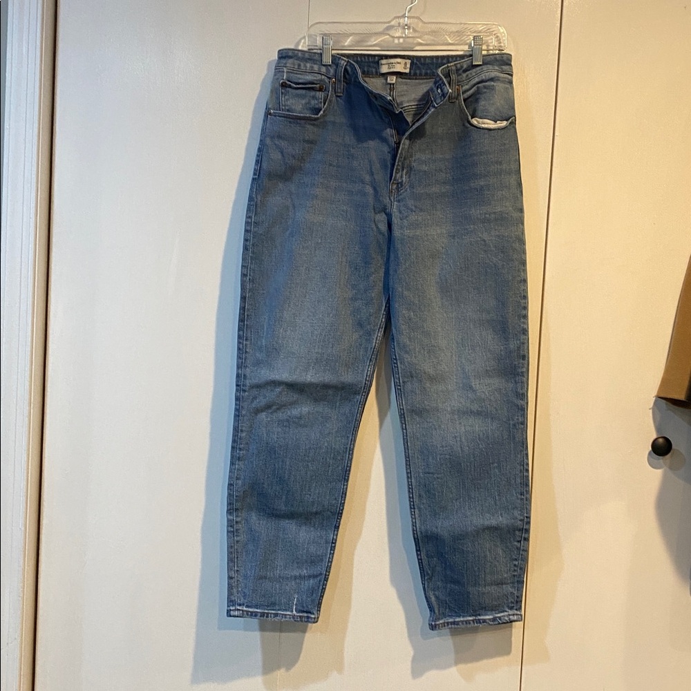 Abercrombie & Fitch Relaxed Fit Blue Jeans